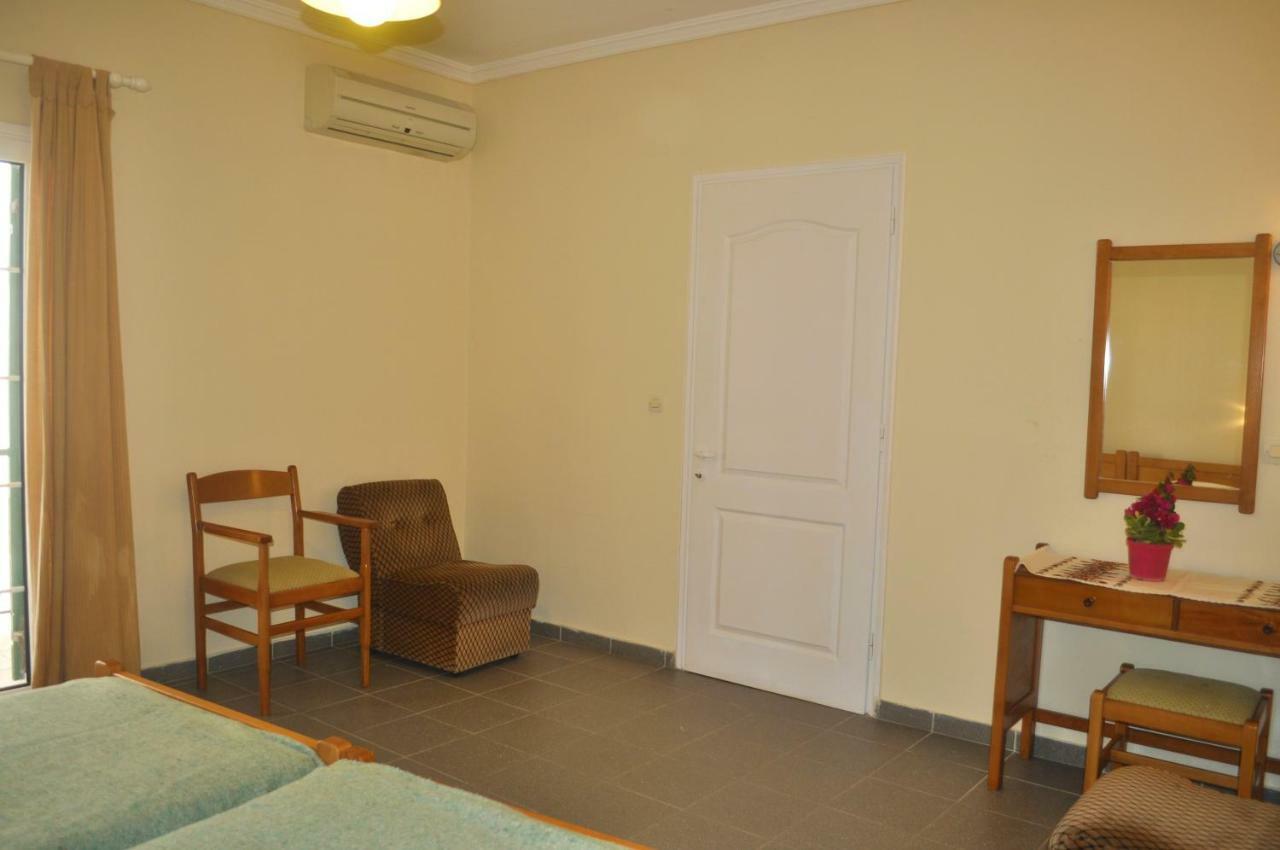 Holiday Studio Apartments Yannis On Agios Gordios Beach In Corfu Exterior foto